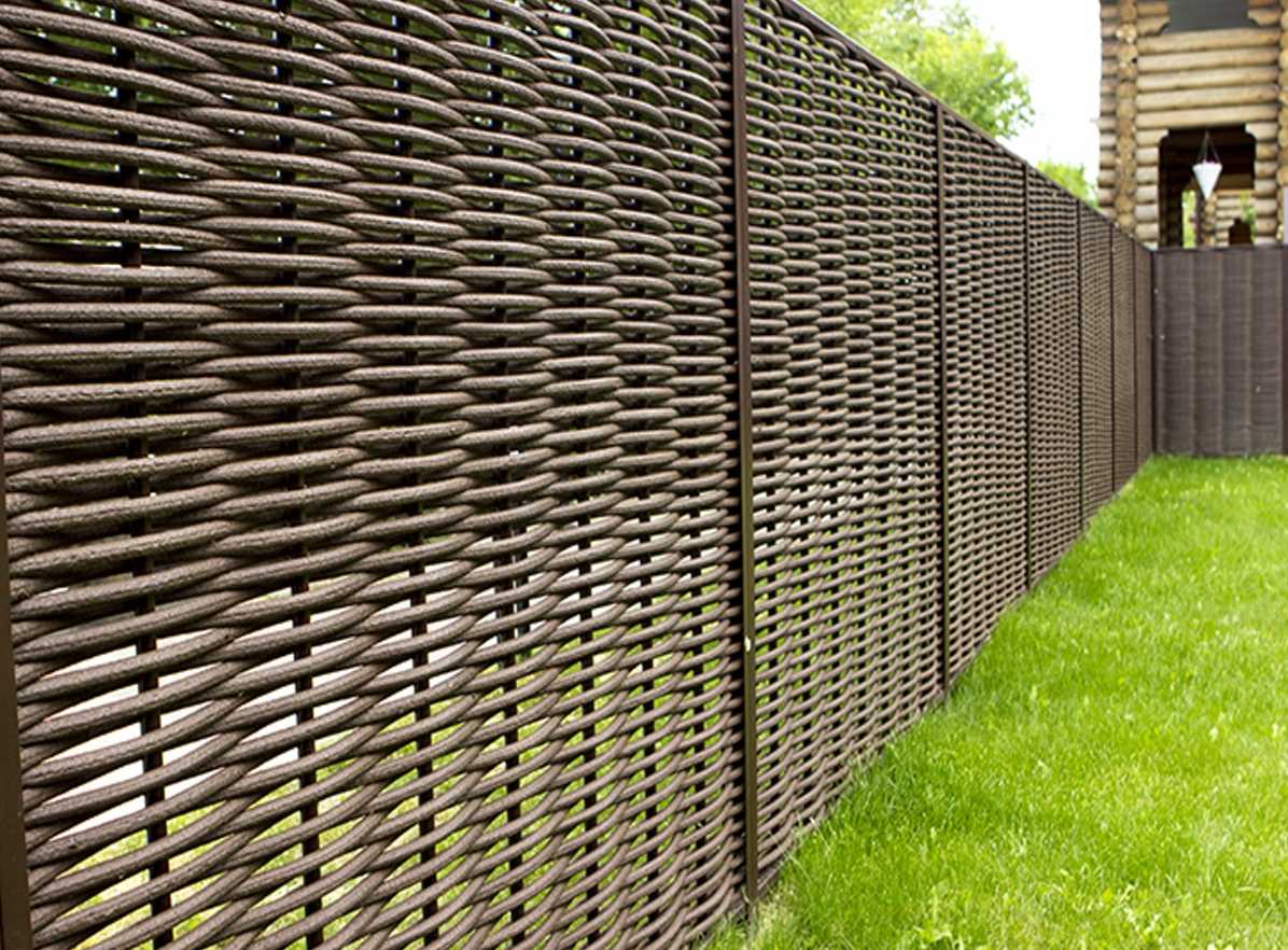 Забор из полимерной лозы
