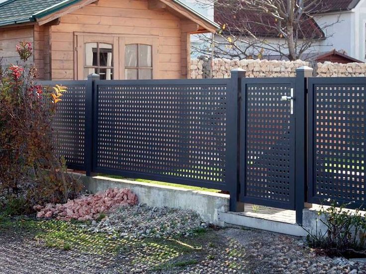 Забор из перфорированного листа вертикальный