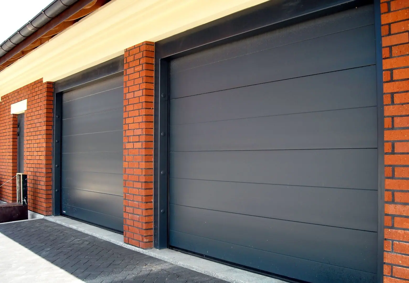 Автоматические ворота для гаража Alutech