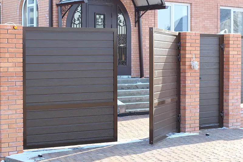 Алюминиевые распашные ворота